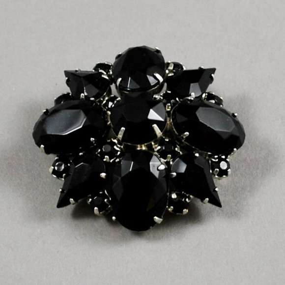 Vintage Jewelry Black Bead in Silver Tone Setting Brooch or Pin - Picture 5 of 6